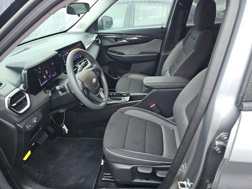 Sterling Gray Metallic 2025 Chevrolet Trailblazer LT