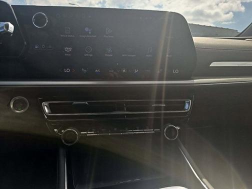 2024 Chevrolet Traverse FWD LT