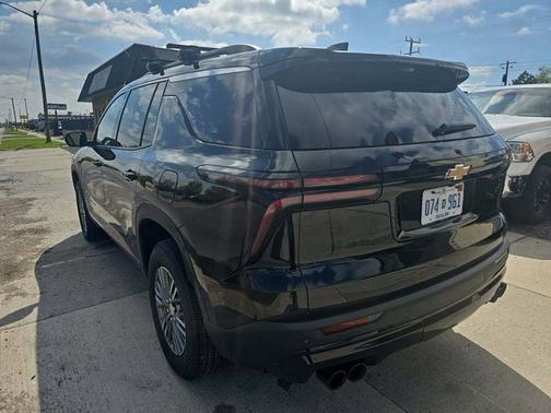 2024 Chevrolet Traverse FWD LT