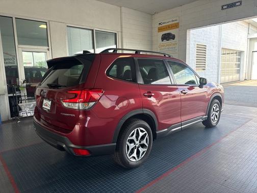 Crimson Red Pearl 2024 Subaru Forester Premium