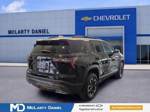 Mosaic Black Metallic 2026 Chevrolet Equinox FWD ACTIV