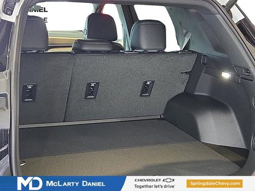 Mosaic Black Metallic 2026 Chevrolet Equinox FWD ACTIV