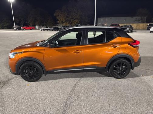 2020 Nissan Kicks SR