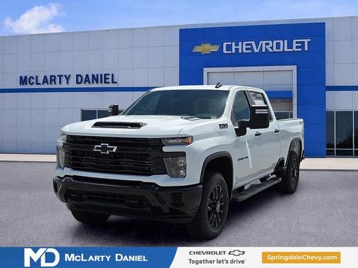Summit White 2026 Chevrolet Silverado 2500 Custom