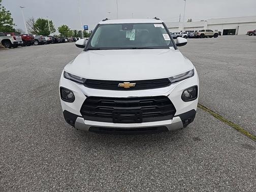 Summit White 2023 Chevrolet Trailblazer LT