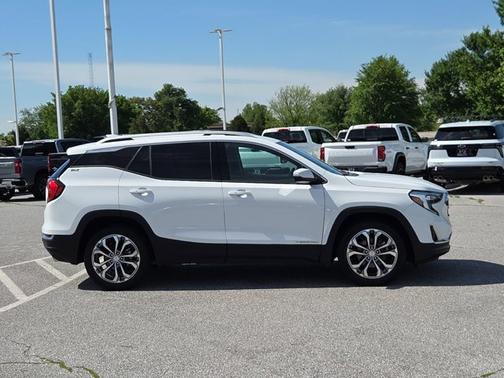 Summit White 2019 GMC Terrain SLT