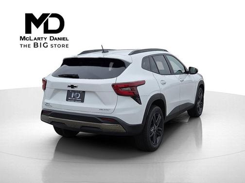 Summit White 2026 Chevrolet Trax ACTIV