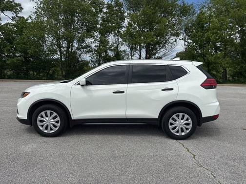 Glacier White 2017 Nissan Rogue S