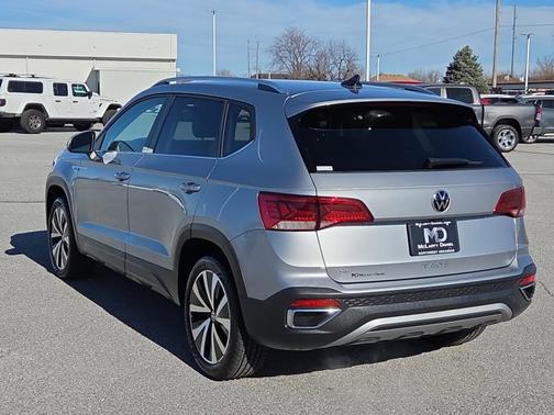 2024 Volkswagen Taos SE