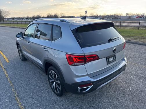 2024 Volkswagen Taos SE
