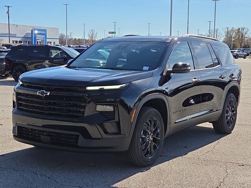 2026 Chevrolet Traverse FWD LT