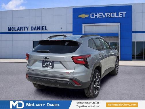 Sterling Gray Metallic 2026 Chevrolet Trax 2RS