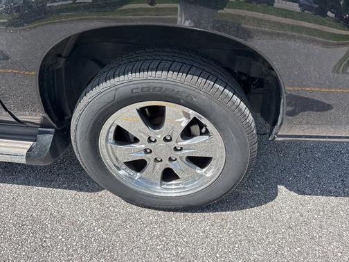 Black Raven 2005 Cadillac Escalade EXT Base
