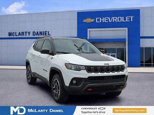 Bright White Clearcoat 2024 Jeep Compass Trailhawk