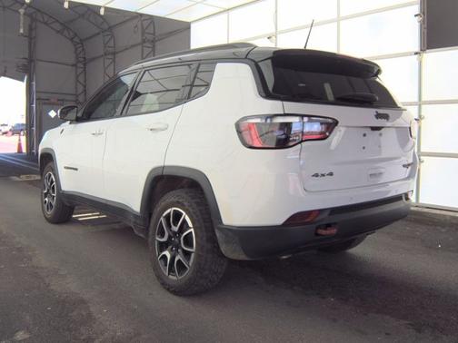 Bright White Clearcoat 2024 Jeep Compass Trailhawk