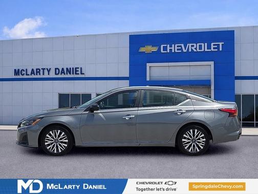 Gun Metallic 2025 Nissan Altima SV