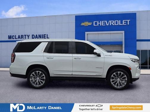 Iridescent Pearl Tricoat 2023 Chevrolet Tahoe High Country
