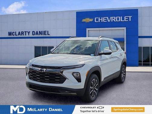 Iridescent Pearl Tricoat 2026 Chevrolet Trailblazer ACTIV