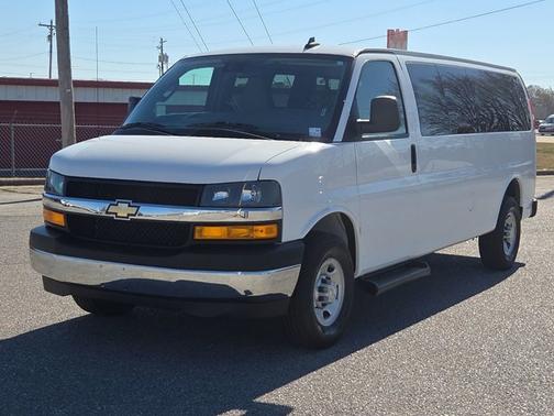 2023 Chevrolet Express 3500 LT