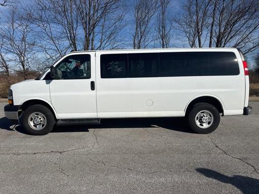 2023 Chevrolet Express 3500 LT