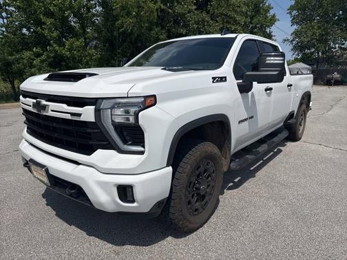 Summit White 2024 Chevrolet Silverado 2500 LT