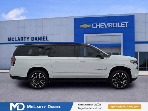 Summit White 2021 Chevrolet Suburban RST