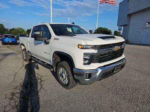 Summit White 2025 Chevrolet Silverado 2500 LT