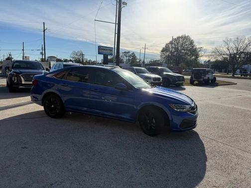 Blue 2023 Volkswagen Jetta SE