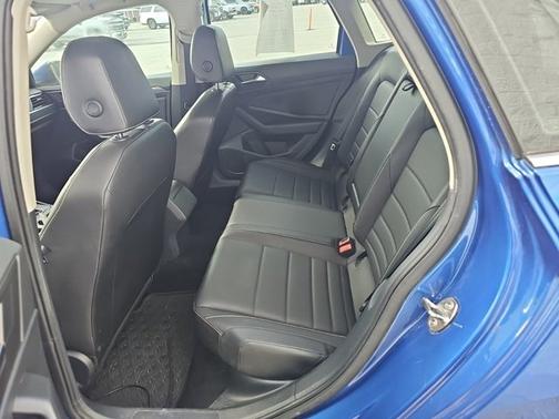 Rising Blue Metallic 2023 Volkswagen Jetta SE