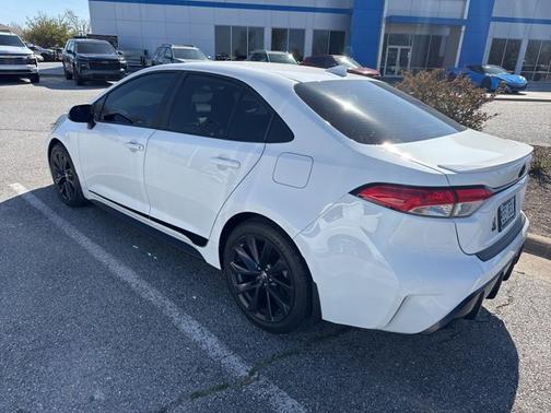 Ice Cap 2023 Toyota Corolla SE