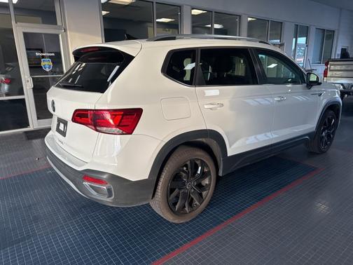 2024 Volkswagen Taos SE