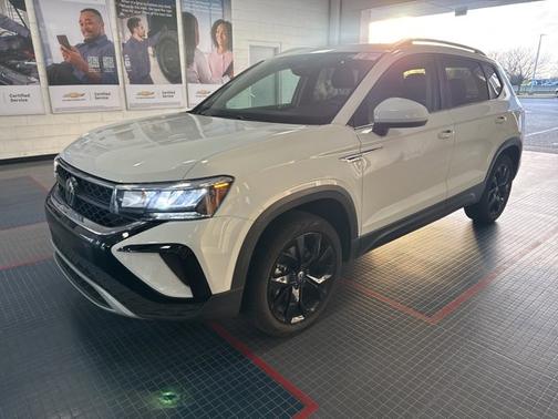 2024 Volkswagen Taos SE