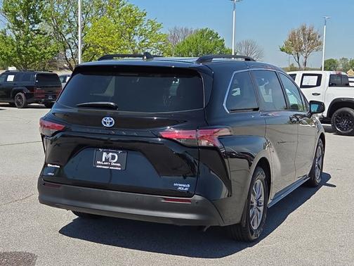 2021 Toyota Sienna XLE