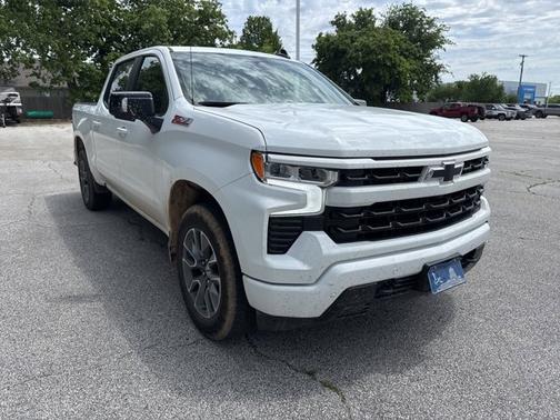 Summit White 2025 Chevrolet Silverado 1500 RST