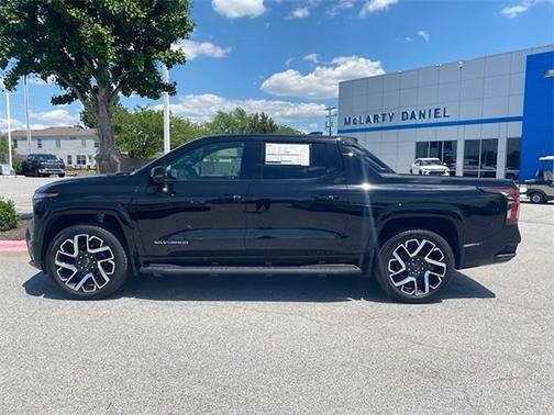 2025 Chevrolet Silverado EV RST