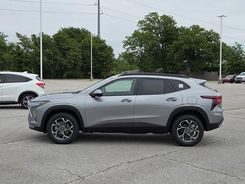 Sterling Gray Metallic 2026 Chevrolet Trax LT
