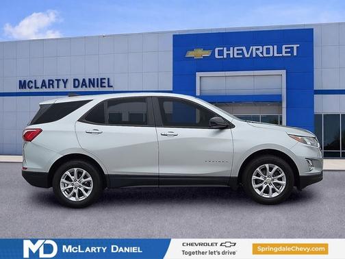 Silver Ice Metallic 2020 Chevrolet Equinox LS