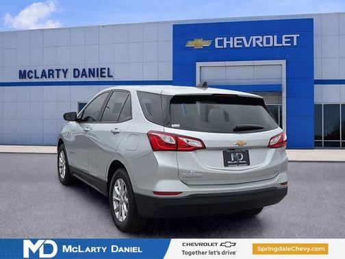 Silver Ice Metallic 2020 Chevrolet Equinox LS