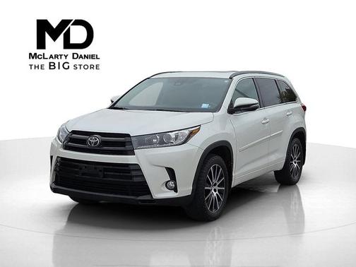2017 Toyota Highlander SE