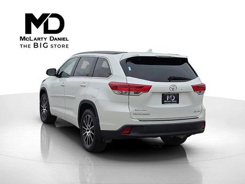 2017 Toyota Highlander SE