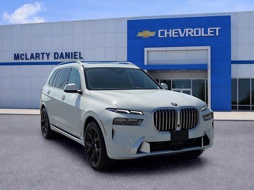 Alpine White 2026 BMW X7 xDrive40i