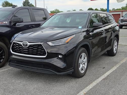 2022 Toyota Highlander LE