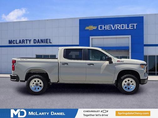 White Sands 2026 Chevrolet Silverado 1500 Custom Trail Boss