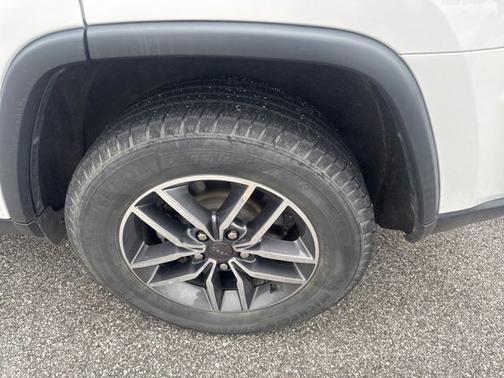Bright White Clearcoat 2019 Jeep Grand Cherokee Limited