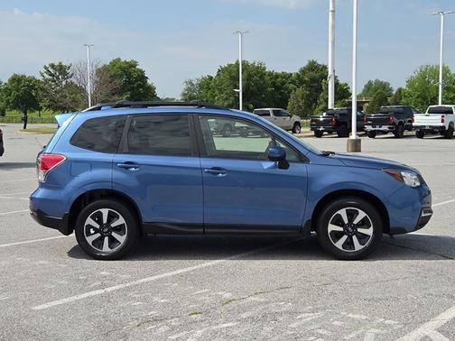 Quartz Blue Pearl 2017 Subaru Forester 2.5i Premium