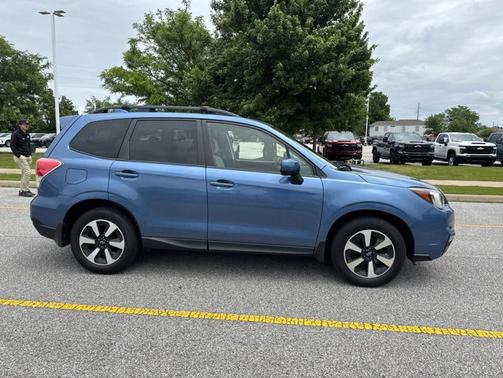 Quartz Blue Pearl 2017 Subaru Forester 2.5i Premium