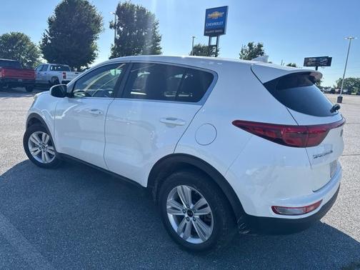 Clear White 2017 Kia Sportage LX