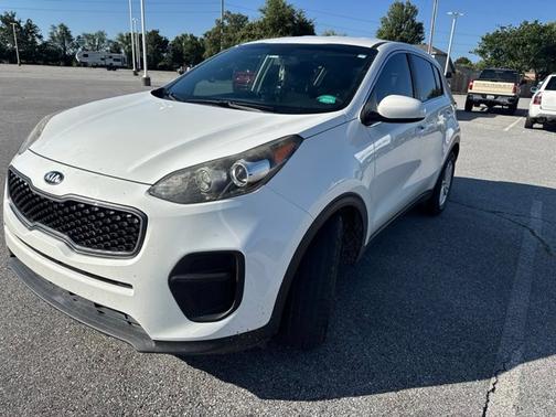 Clear White 2017 Kia Sportage LX