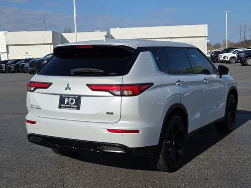 2024 Mitsubishi Outlander SE Black Edition