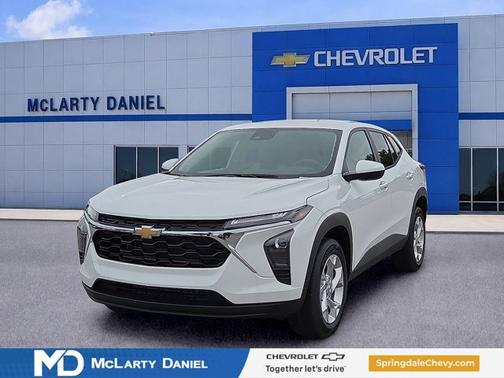 Summit White 2026 Chevrolet Trax LS